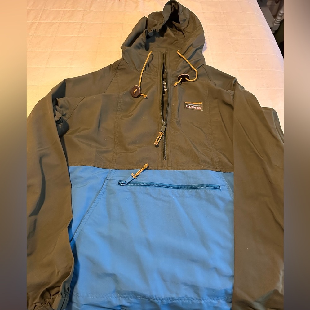 Llbean pull over rain jacket
